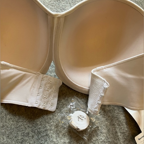 NWT: Lilyette by Maidenform - Convertible Strapless Bra (42DD) - Picture 4 of 12